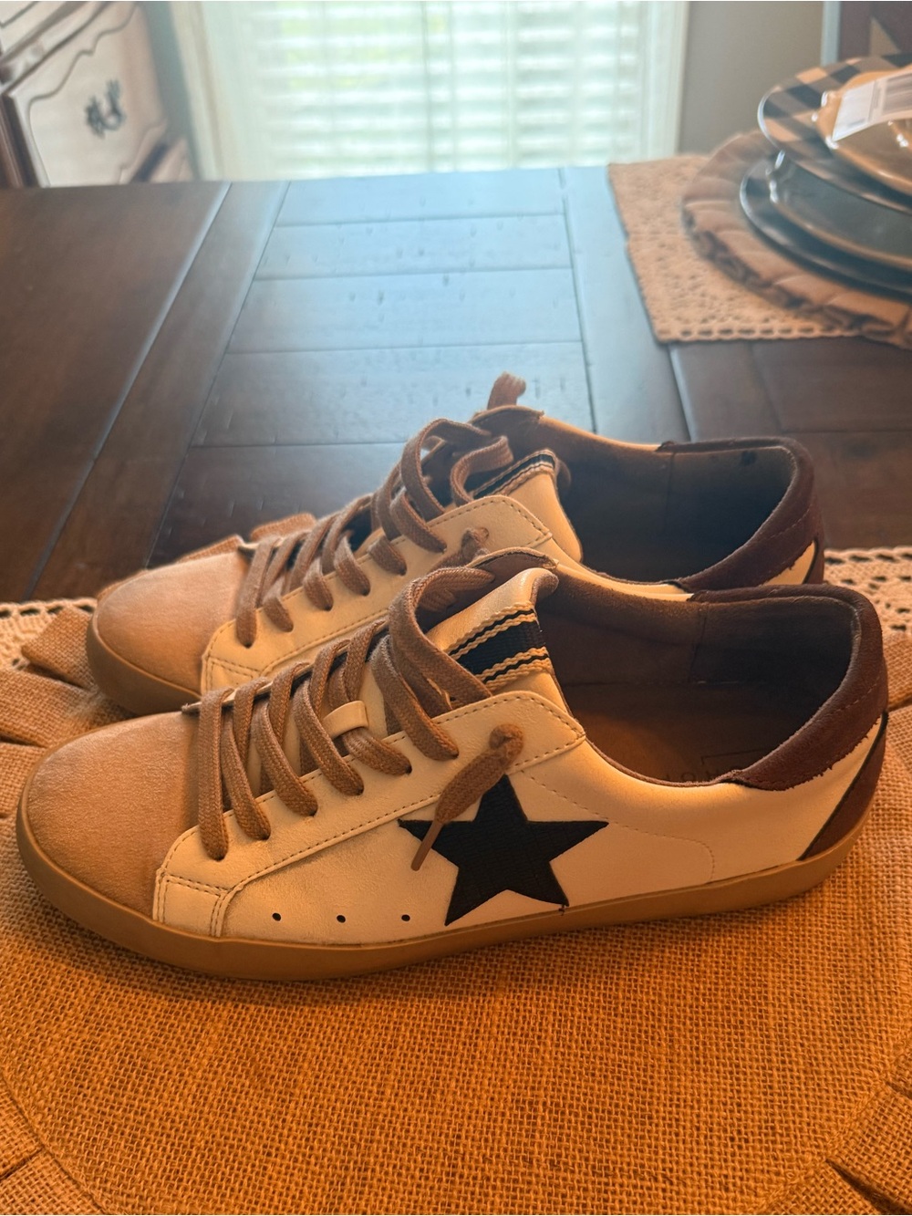 ShuShop White & Brown Low-Top Sneakers with Black Star